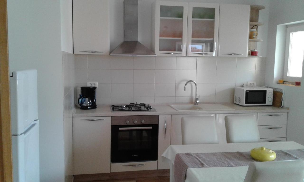 Apartman Zara Ražanj Exterior foto