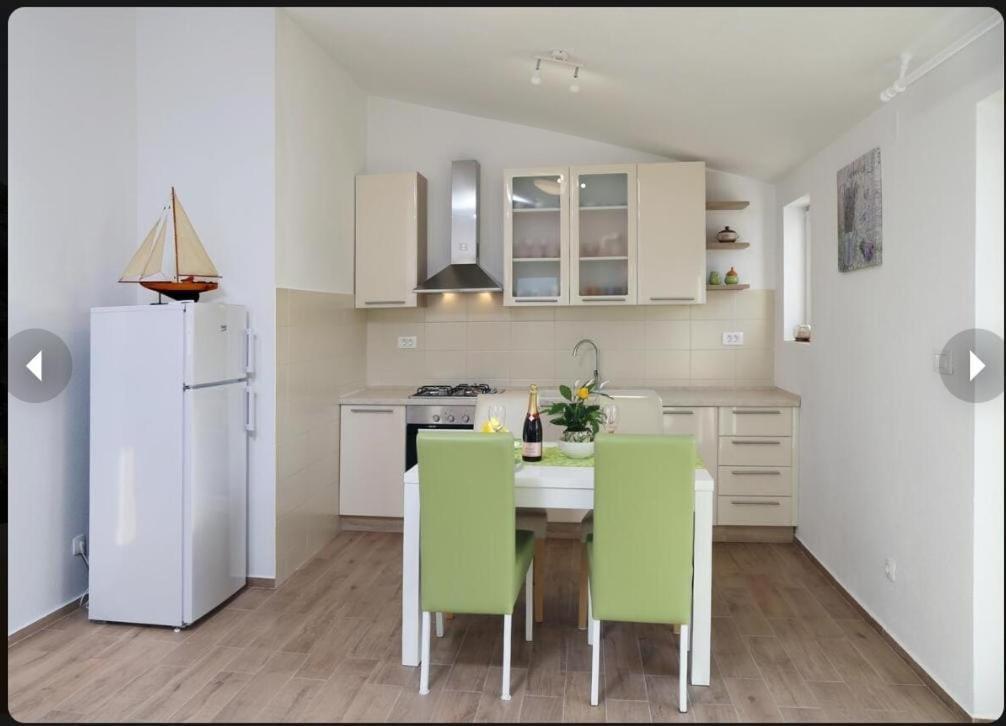 Apartman Zara Ražanj Exterior foto