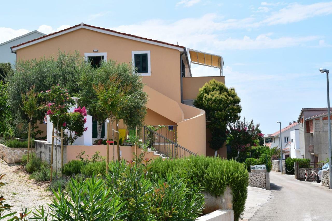Apartman Zara Ražanj Exterior foto
